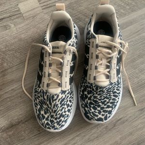 Adidas Chetah print